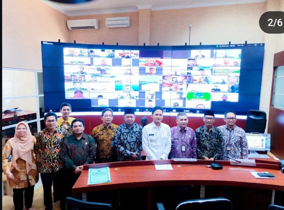 Wakil Bupati Pandeglang Iing Andri Supriadi bersama jajarannya.