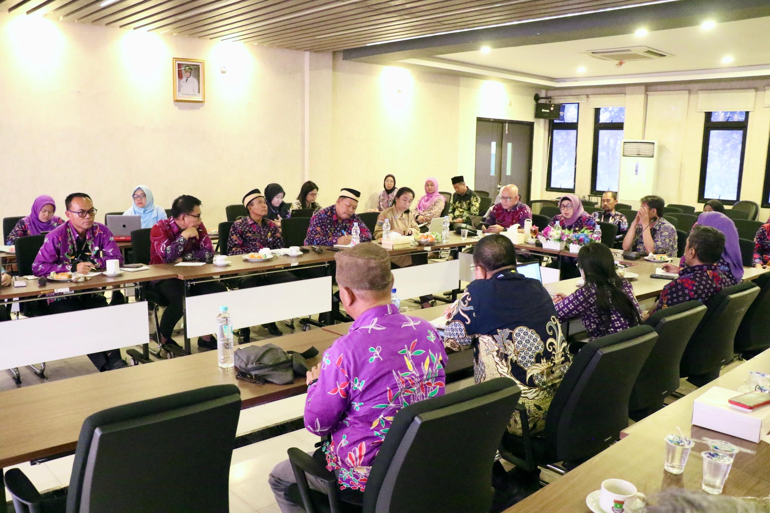 Rapat Penilaian Konvergensi Percepatan Pencegahan dan Penurunan Stunting (P3S), Gebrak Tegas, dan Kader Pembangunan Manusia (KPM) di Aula Sinergi Bappeda.