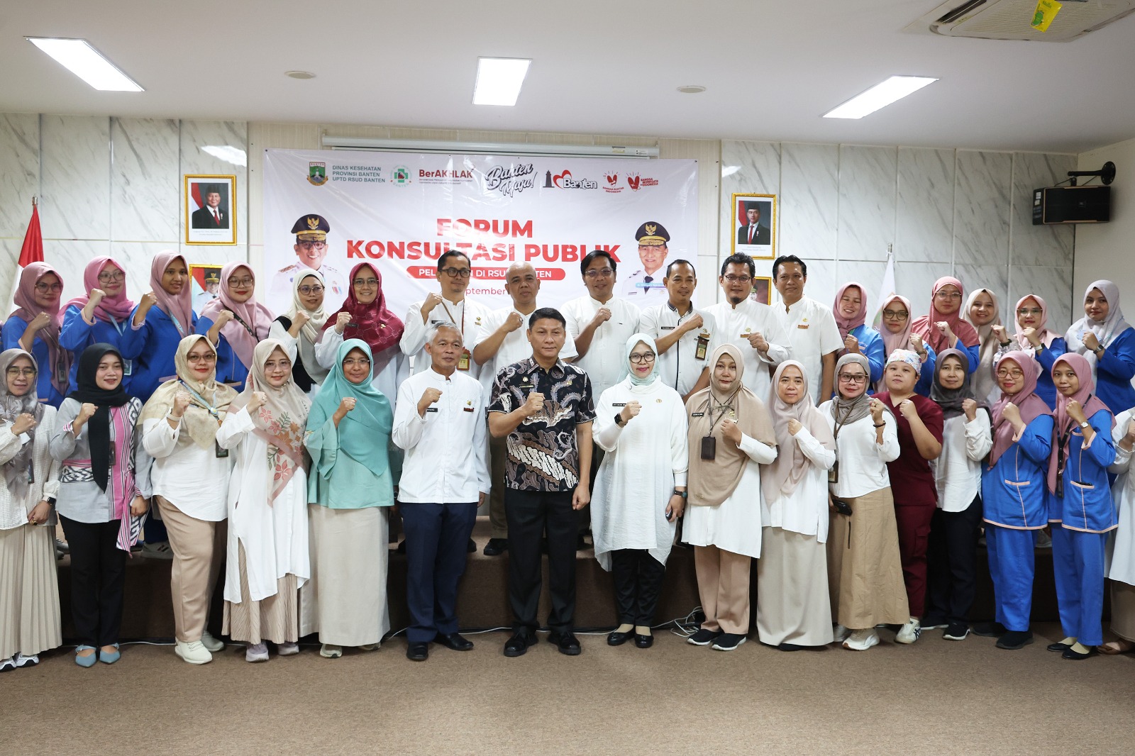 Kegiatan Forum Konsultasi Publik Review Standar Pelayanan RSUD Banten di Gedung Auditorium RSUD Banten.