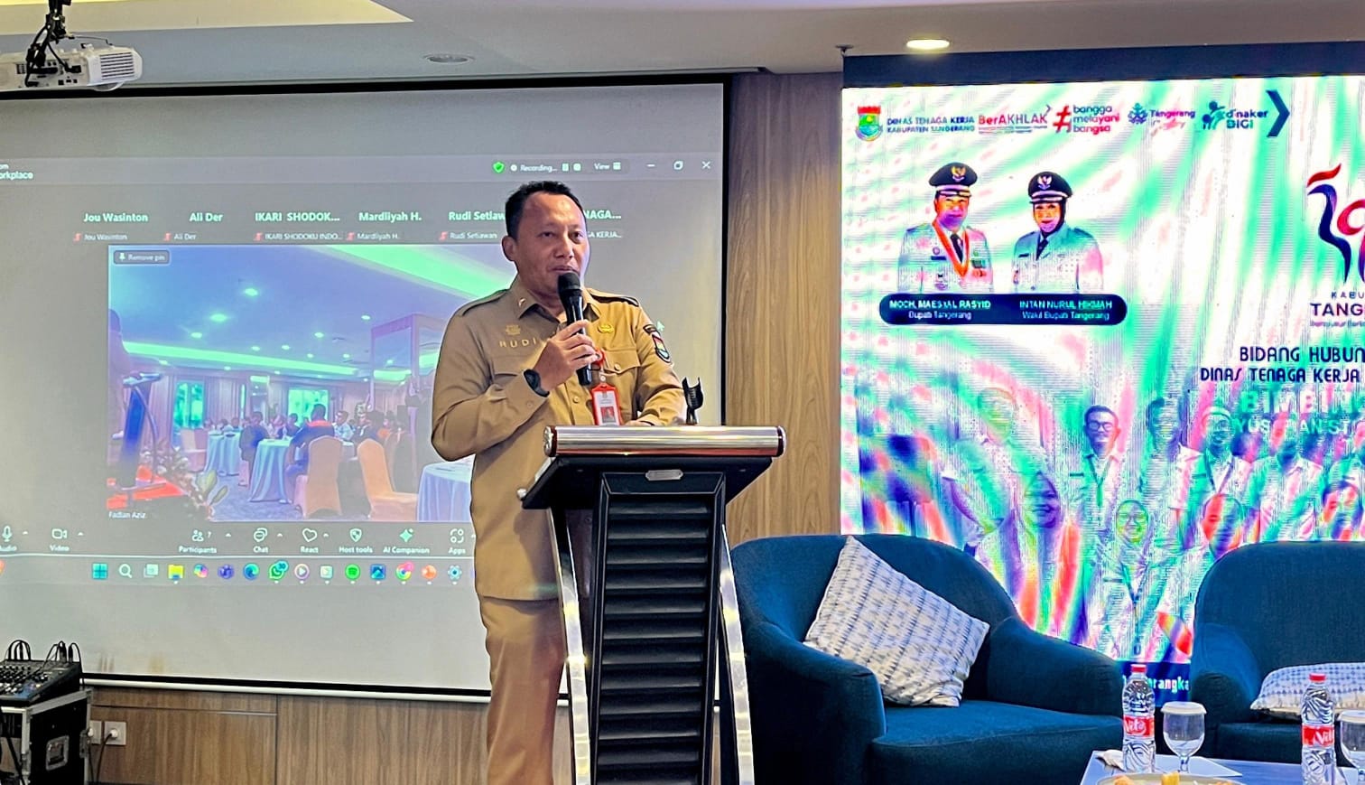 Disnaker Kabupaten Tangerang gelar Bimtek PKB untuk dorong hubungan industrial harmonis dan pendaftaran PKB yang tepat dan adil.