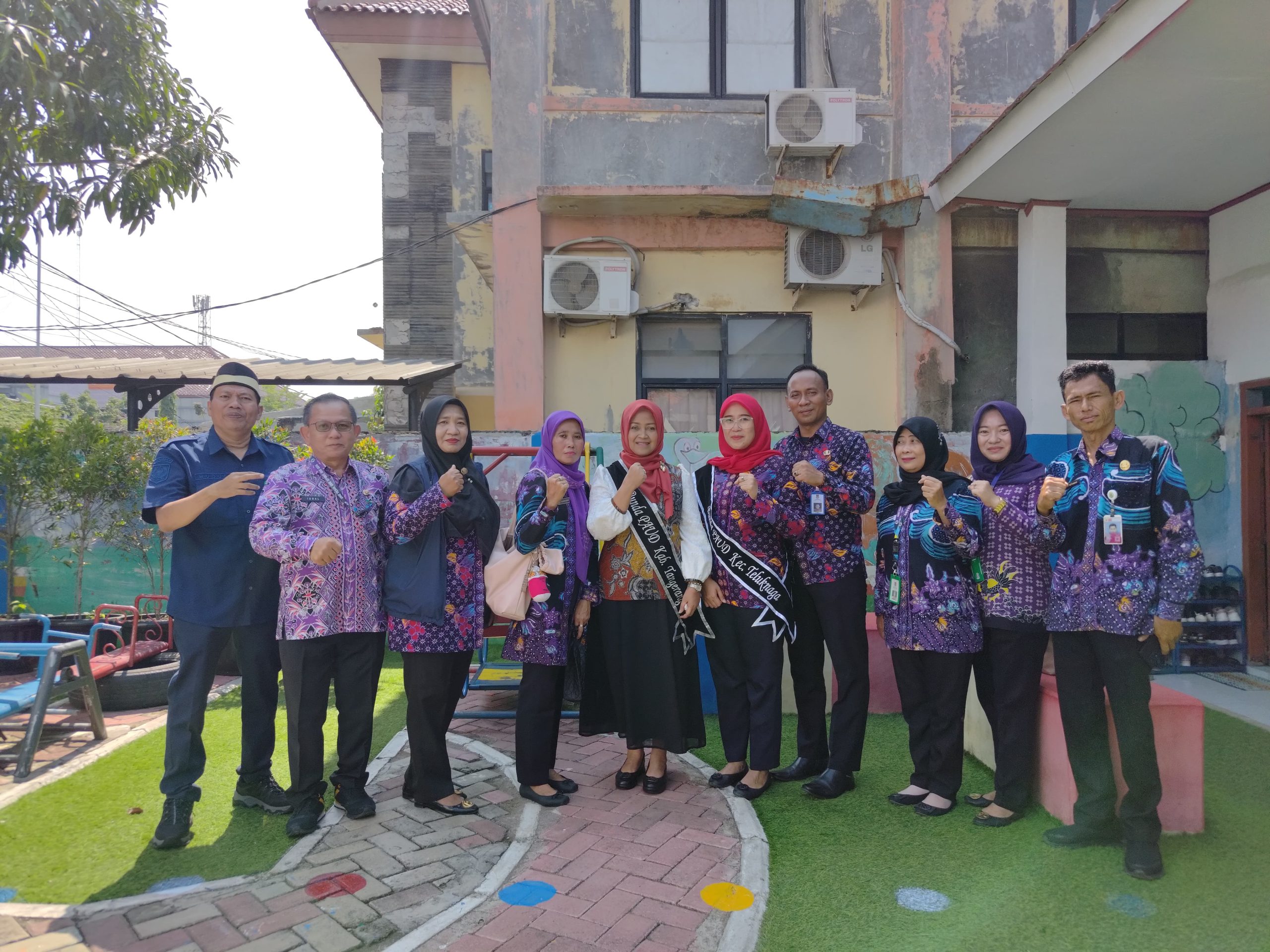 Kunjungan Bunda Paud Ibu Rismawati Maesyal Rasyid ke TK Pertiwi di Teluknaga.