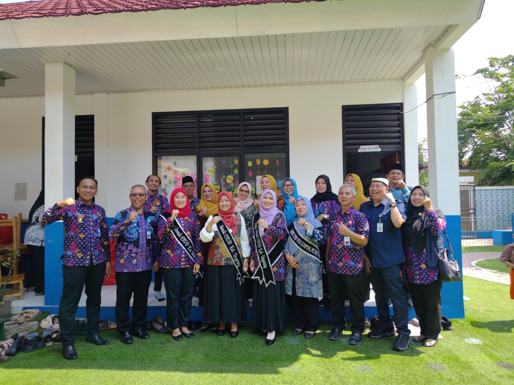 Kunjungan Bunda Paud Ibu Rismawati Maesyal Rasyid ke TK Pertiwi di Teluknaga.