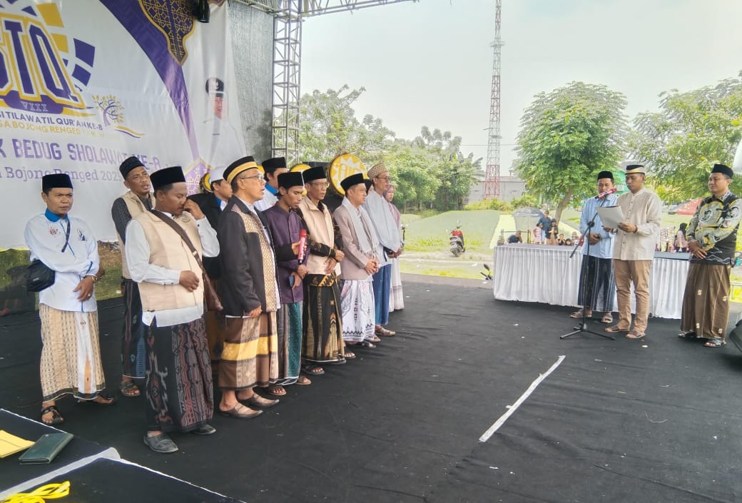 Camat Kurnia saat menyampaikan sambutannya di MTQ ke 8 Desa Bojong Renged.