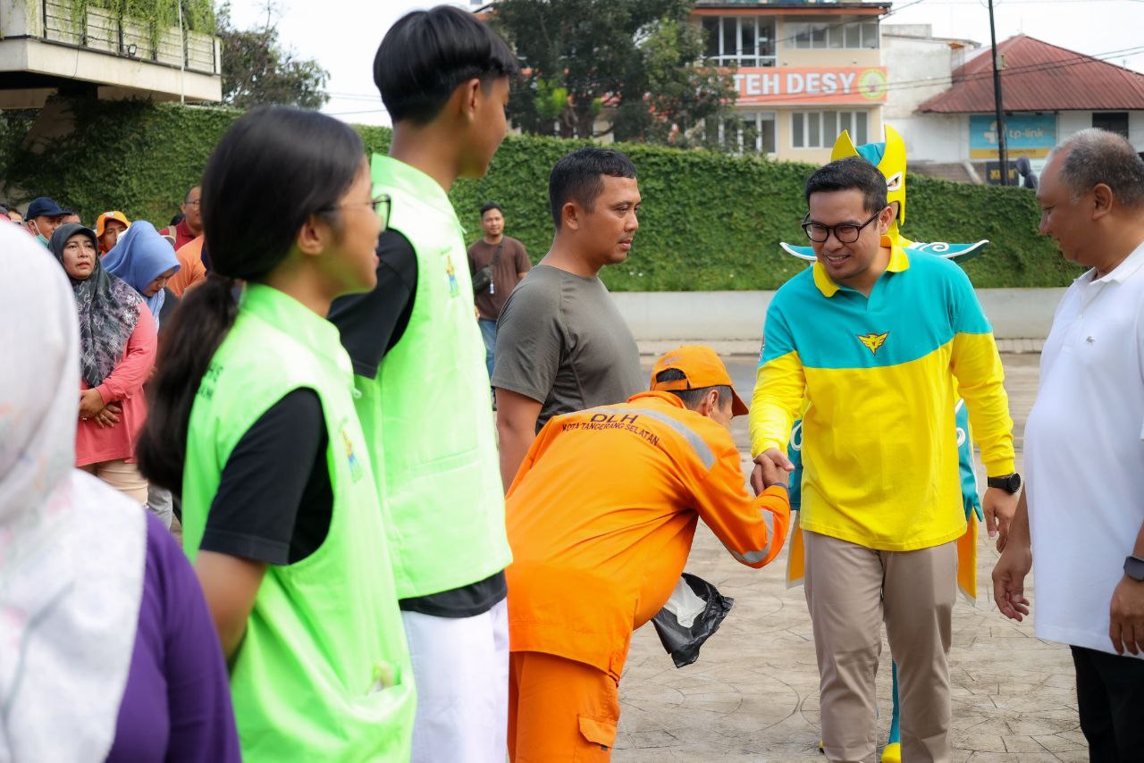 Pilar saat menyapa warga di Pamulang.