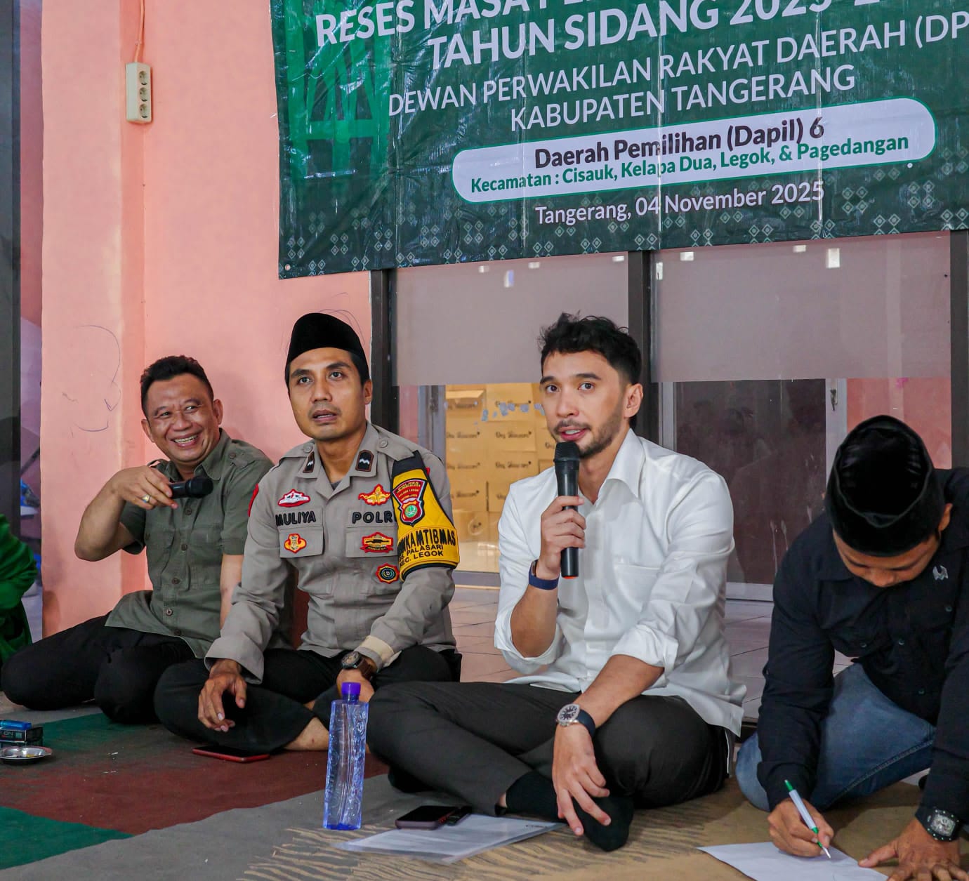 Iqrar Risyad Nasution Anggota DPRD Kabupaten Tangerang saat menyampaikan sambutannya di kegiatan resesnya.