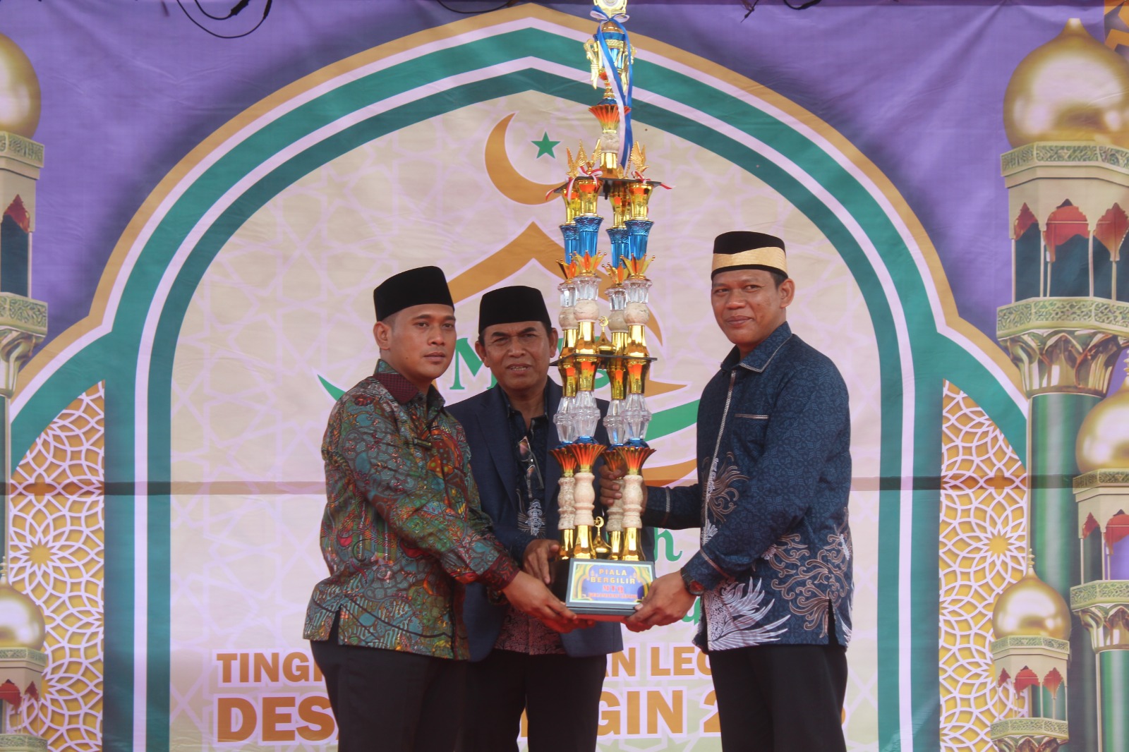 Piala MTQ Kecamatan Legok.