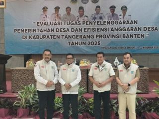 Gubernur Andra Soni, Bupati Maesyal, Sekda Soma, dan Ketua Apdesi Kabupaten Tangerang, H. Maskota.