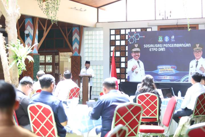 Wali Kota Tangerang Sachrudin membuka acara peluncuran Roadmap Elektronifikasi Transaksi Pemerintah Daerah (ETPD) di Patio Puspem Kota Tangerang.