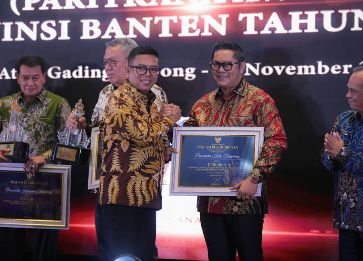 Pemerintah Kota Tangerang meraih Penghargaan Terbaik 3 dalam ajang Paritrana Award tingkat Provinsi Banten tahun penilaian 2024, Kota Tangerang Prioritaskan Kepesertaan BPJS Ketenagakerjaan Pekerja Rentan.