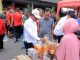 Wali Kota Tangerang, H. Sachrudin, didampingi Camat Periuk Kota Tangerang, Nanag Kosim, meninjau langsung stand pelaku UMKM yang ikut Meramaikan kegiatan Senam Bersama dan Bazar Usaha Mikro Kecil dan Menegah (UMKM) Yang diselenggarakan oleh Forum UMKM Kota Tangerang (FUKT), yang berlangsung di Purati Utama Gembor, Kecamatan Periuk Kota Tangerang.