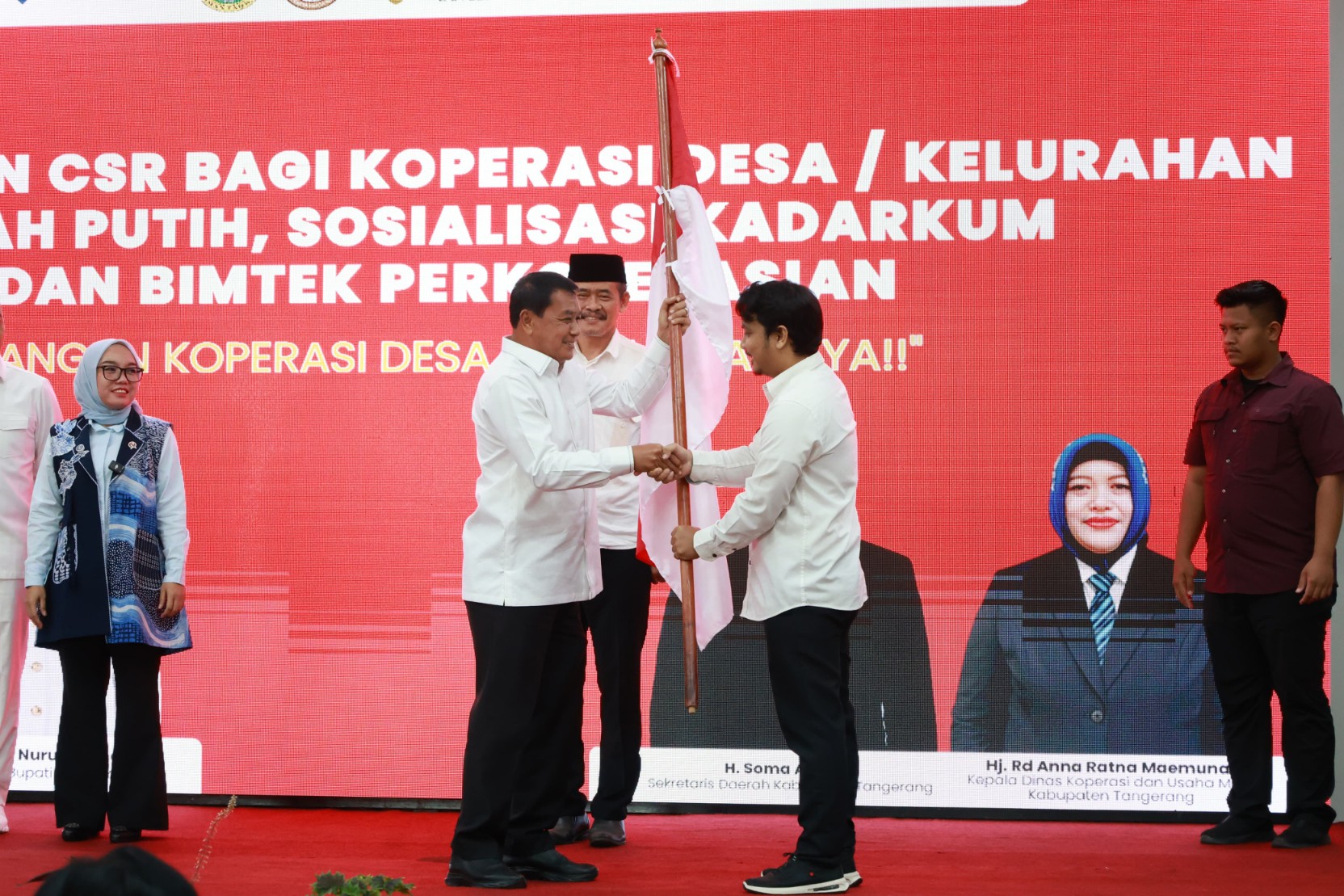 Bupati Tangerang, Moch. Maesyal Rasyid secara resmi membuka pemberian CSR bantuan modal untuk koperasi desa/kelurahan merah putih (KDMP) ke-274 koperasi se Kabupaten Tangerang di Hotel Yasmin, Kelurahan Binong, Kecamatan Curug.