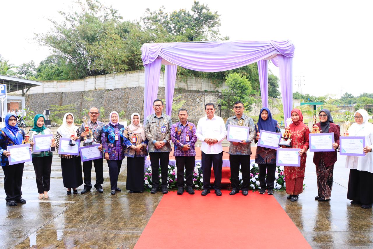 Bupati Maesyal bersama para pejabat lainnya di perayaan hari jadi RSUD Tigaraksa ke 2 Tahun.