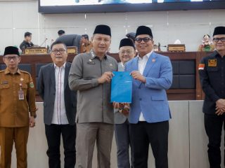 ​Pemprov dan DPRD Banten Sepakati Dua Raperda Tentang Perseroda Tbk dan Perlindungan Pekerja