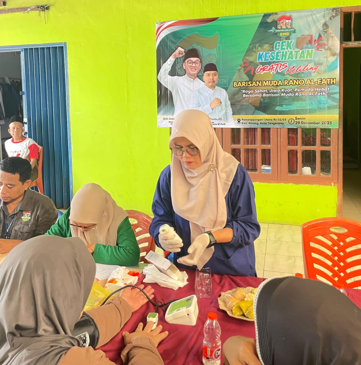 Warga saat antusias memeriksa kesehatannya.