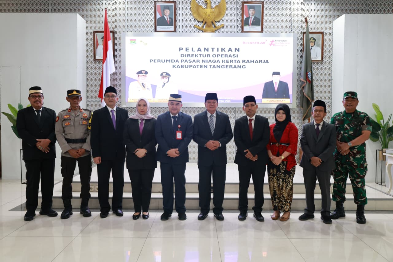 Bupati Maesyal, Sekda Soma, dan pejabat Perumda Pasar NKR.