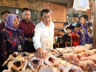 Jelang Nataru, Forkopimda Kabupaten Tangerang Tinjau Harga Pangan di Pasar Gudang Tigaraksa dan Curug