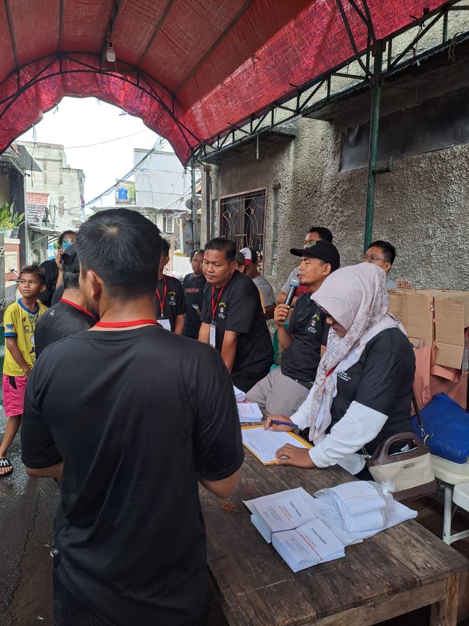 Pemilihan ketua RW 12 Kelurahan Cipondoh.