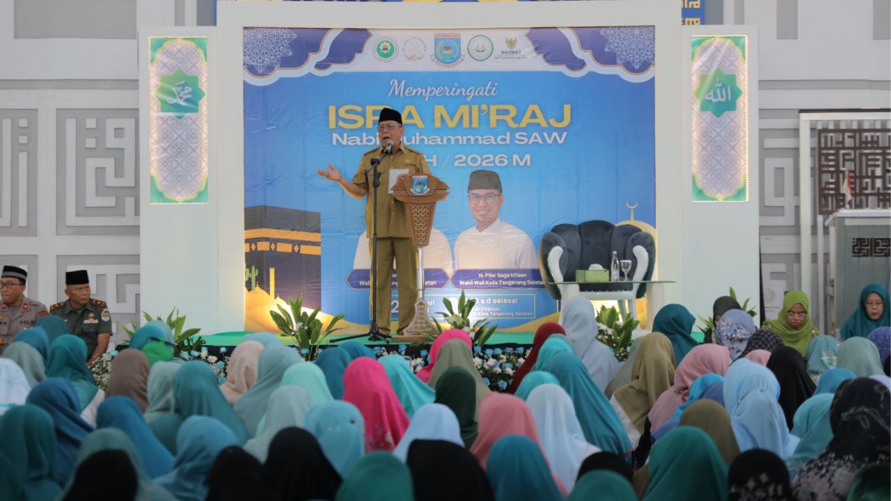 Benyamin saat menyampaikan sambutannya di peringatan isra mi'raj.