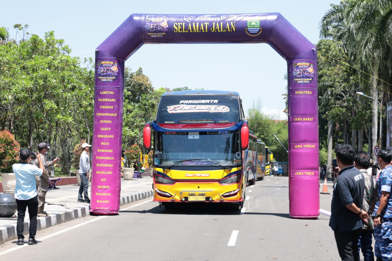 Kegiatan Pelepasan Pemudik gratis Pemkab Tangerang.