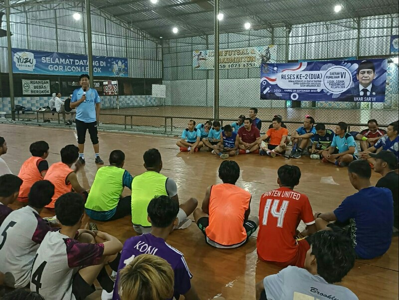 Ukar Sar'ih Anggota DPRD Kabupaten Tangerang fraksi PAN saat bersama Generasi Muda.