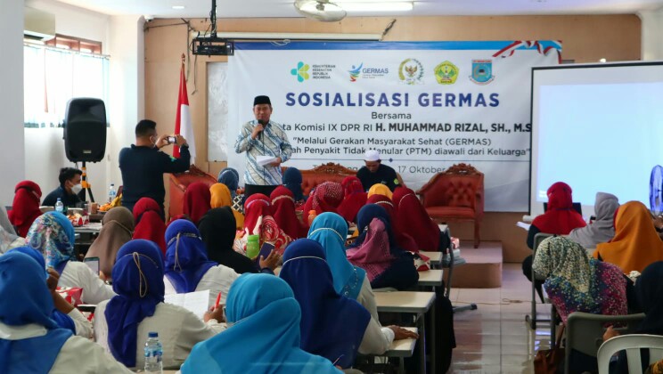 Muhammad Rizal anggota DPR RI Bersama Kemenkes Sosialisasi Germas di Ciputat Tangsel