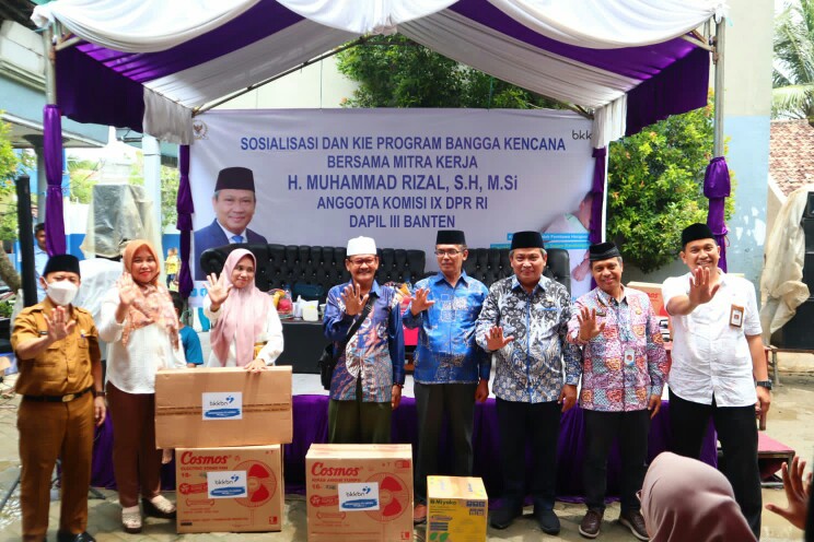 Muhammad Rizal DPR RI Bersama BKKBN Edukasi Masyarakat Soal Cegah Stunting di Desa Cirumpak Kronjo