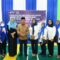 Dewan Muhammad Rizal saat berfoto bersama masyarakat.
