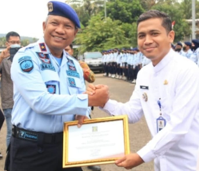 Camat Legok Cucu Abdurrosyied Dapat Penghargaan dari Kemenkumham wilayah Banten