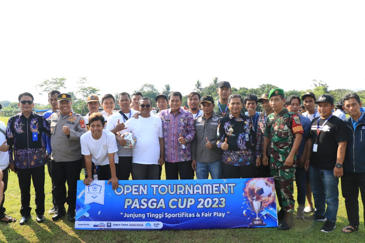 Open Tournament PASGA CUP 2023 di lapangan Desa Palasari Kecamatan Legok, Kabupaten Tangerang. Kamis, (5/01/23).