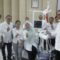 Bupati Pandeglang Irna Narulita saat menerima bantuan alat kesehatan berupa set Dental Unit dari Pasar Modal Indonesia.