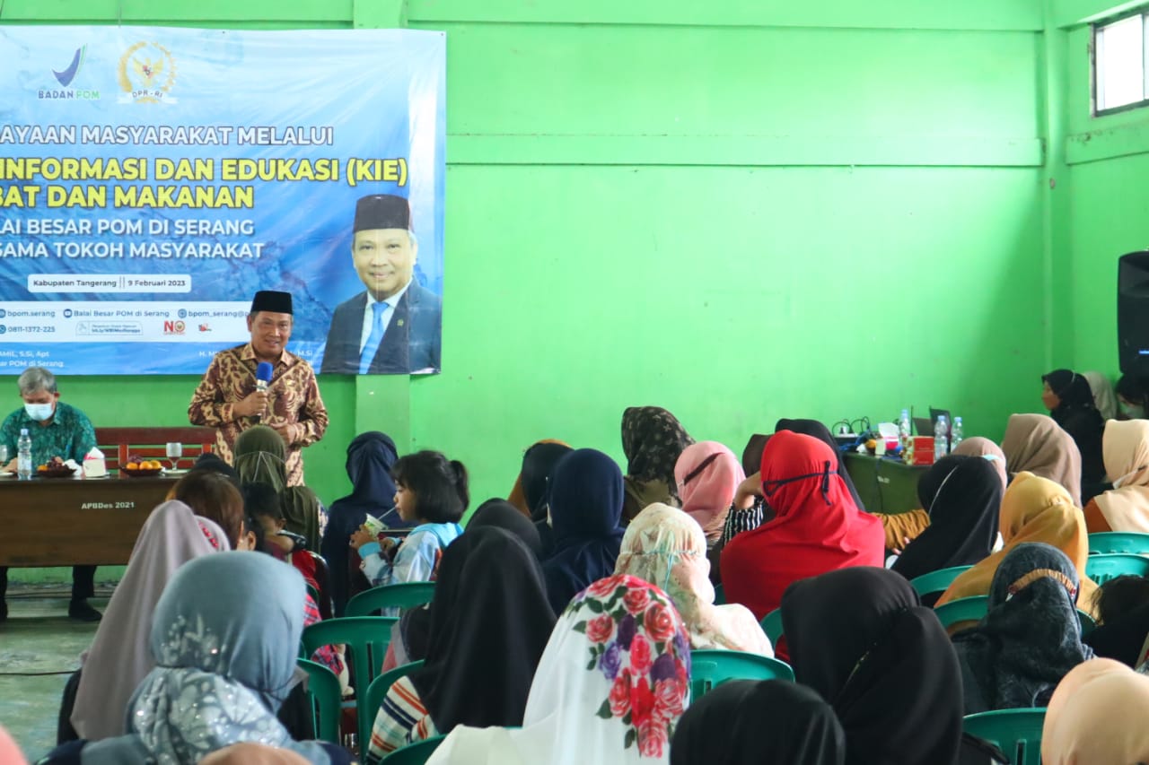 Dewan Muhammad Rizal saat menyampaikan materi sosialisasi.