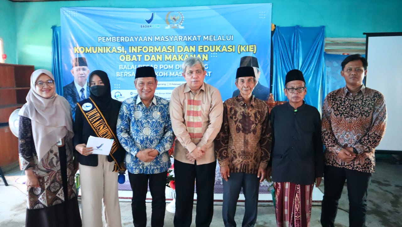 Muhammad Rizal DPR RI Gandeng BPOM Gelar Sosialisasi KIE Obat dan Makanan Bersama Tokoh Masyarakat di Desa Talok Kresek