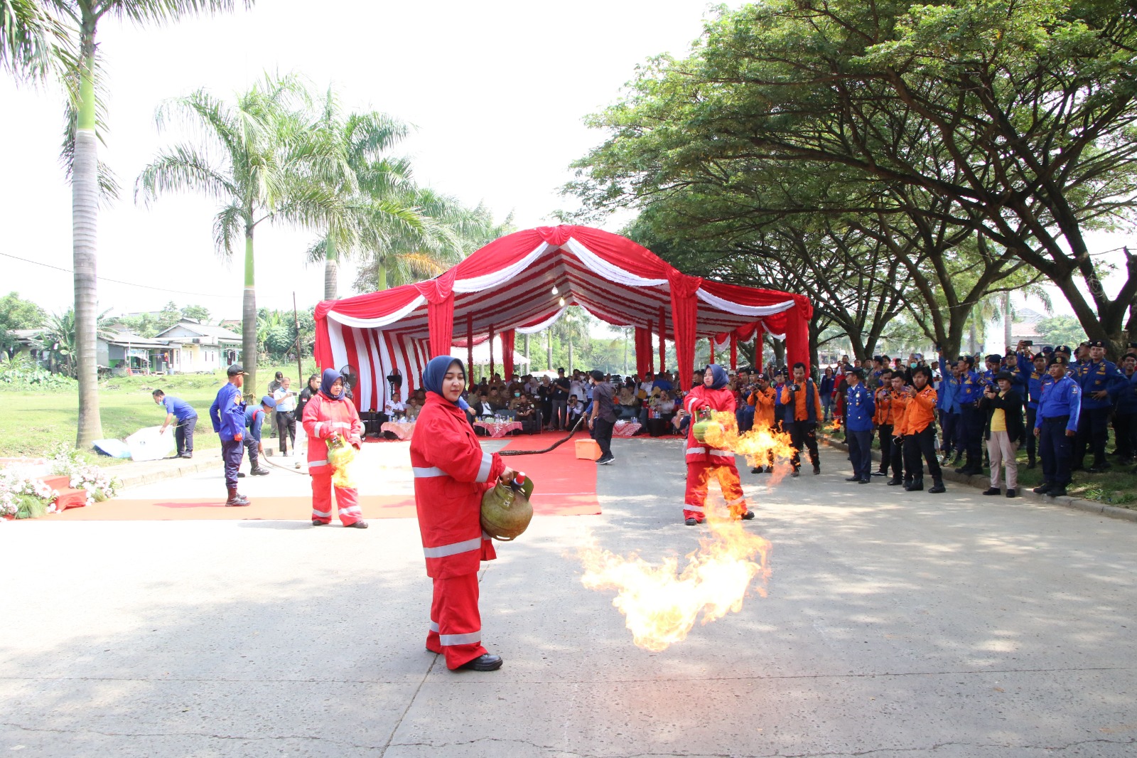 Peringatan Hari Ulang Tahun (HUT) Damkar dan Penyelamatan tingkat Kabupaten Serang di Kawasan Modern Cikande.