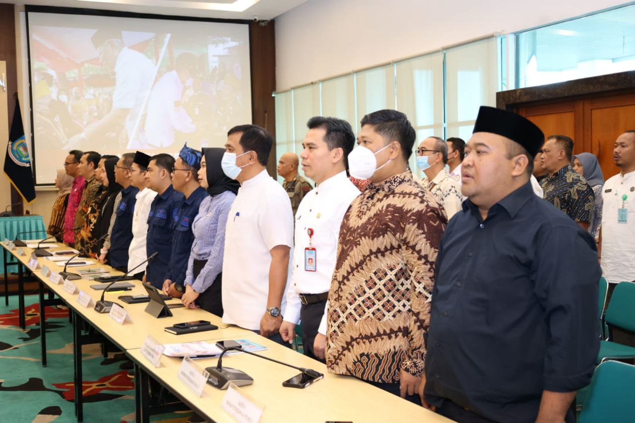 Suasana rapat kerja Pemkot Tangsel dengan Komisi 1 DPR RI, KPU Tangsel, Bawaslu Tangsel di Aula Blandongan Puspemkot Tangsel, pada Jumat (14/04/2023).