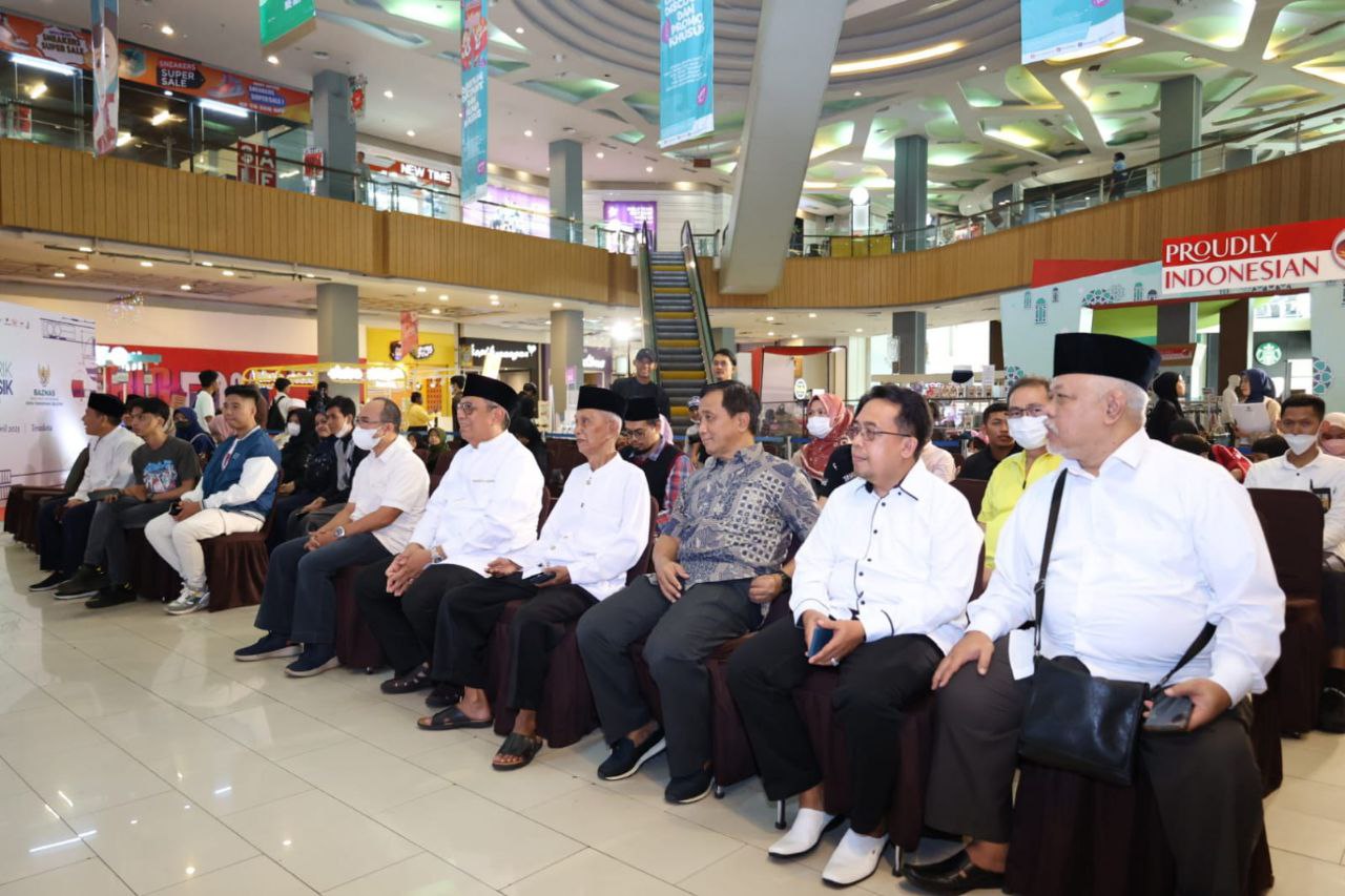 Kegiatan Komunitas Distrik Berisik Badan Amil Zakat Nasional (Baznas) Kota Tangerang Selatan.