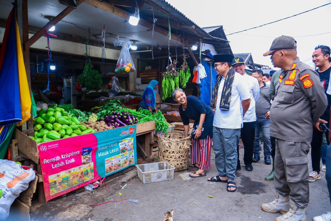 Pilar bersama jajarannya saat mengecek kondisi Pasar Ciputat.