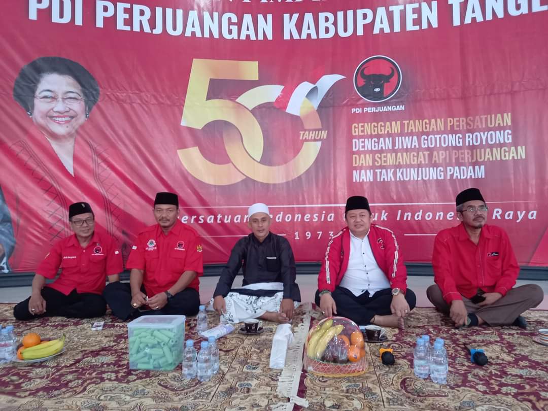 Kegiatan halal bihalal dan santunan anak yatim.