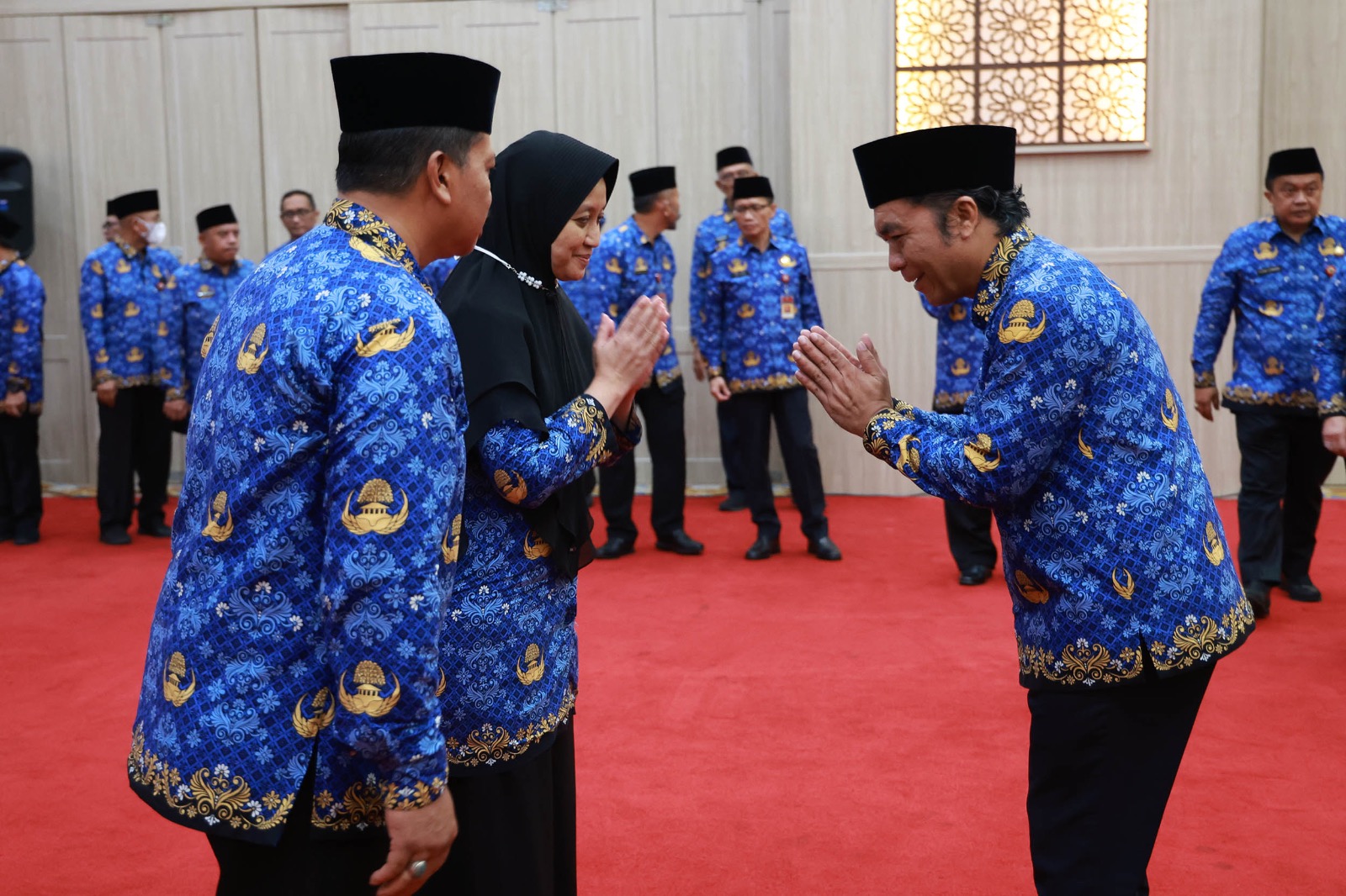 Pj Gubernur Banten Al Muktabar saat menyapa jajarannya usai pelantikan pejabat.