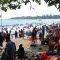 Ramainya wisata pantai.
