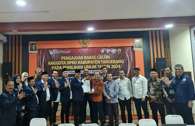 DPD Partai Nasdem Kabupaten Tangerang resmi daftar Bacaleg ke KPU.