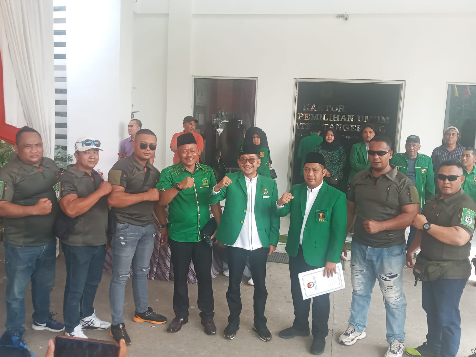 Pengurus DPC PPP Kabupaten Tangerang usai mendaftarkan Bacaleg ke KPU.