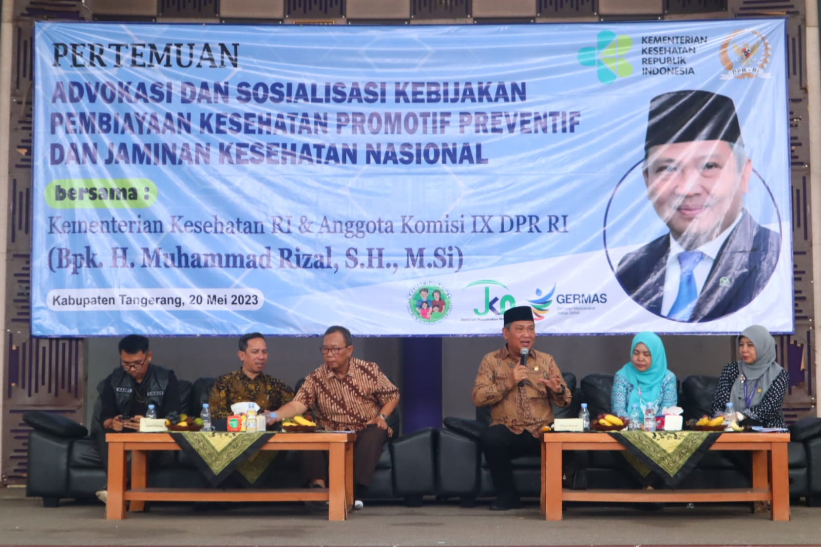 Dewan Muhammad Rizal saat memberikan materi sosialisasi Germas ke masyarakat.