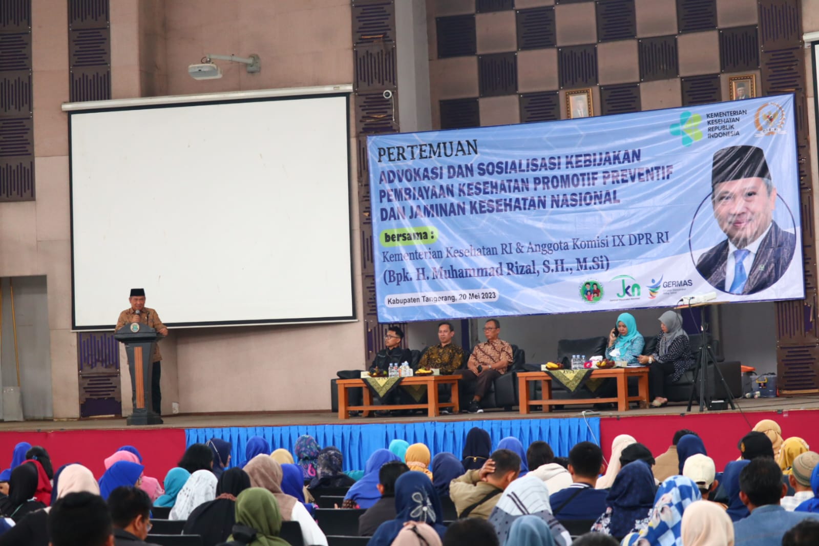 Dewan Muhammad Rizal saat memberikan materi sosialisasi Germas ke masyarakat.