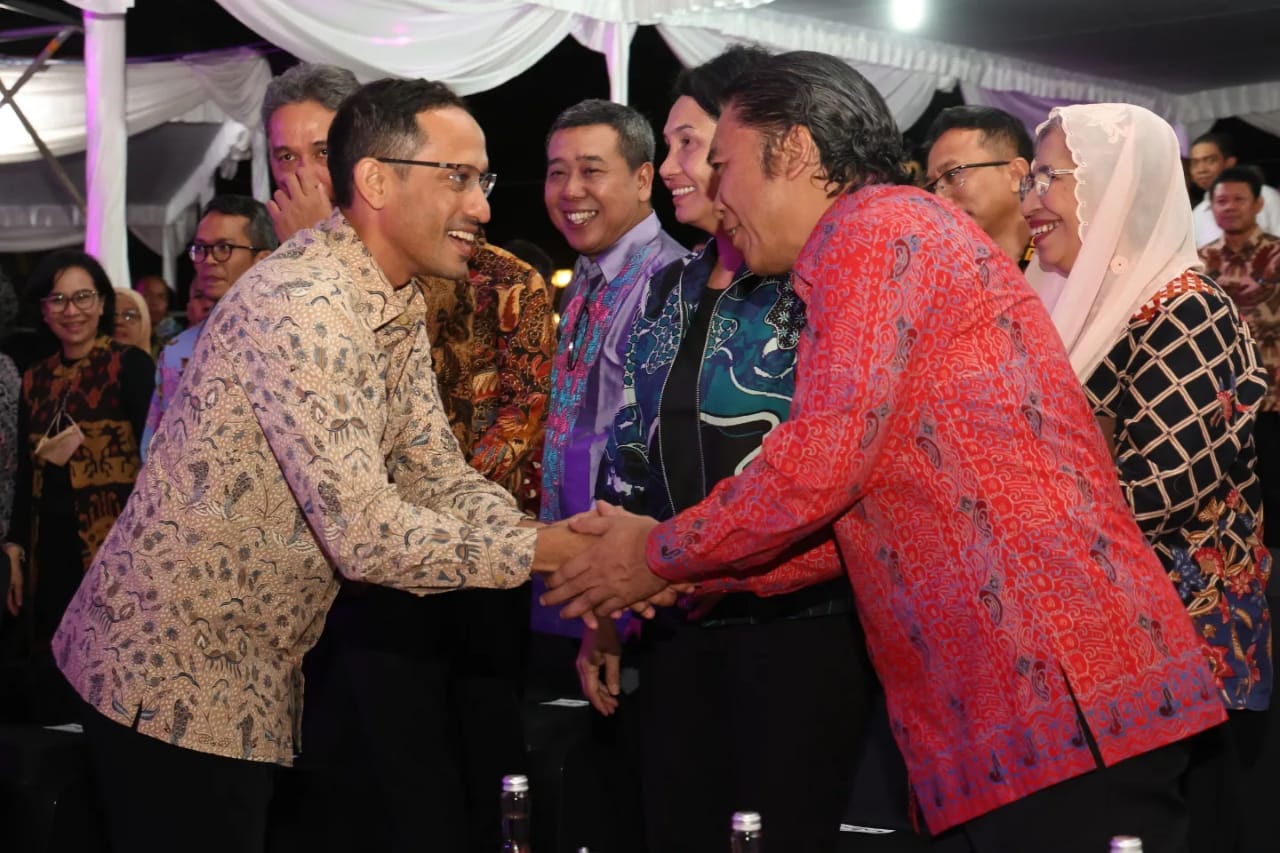 Al Muktabar bersama Menteri Nadiem.