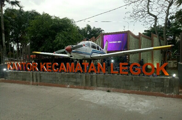 Kantor Kecamatan Legok.