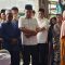 Benyamin saat bertakziah ke kediaman korban di Paku Jaya.