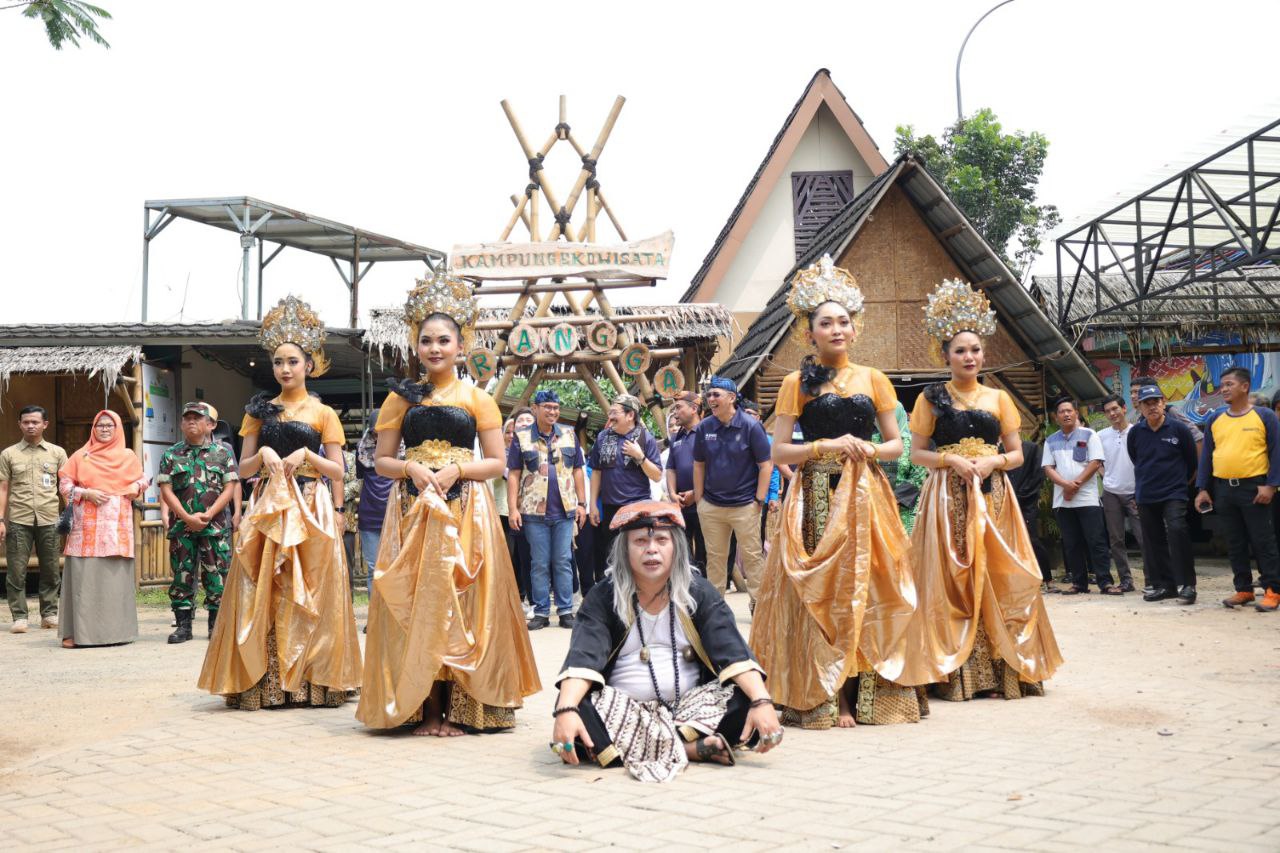 Penampilan seni budaya di Desa Ekowisata Keranggan.