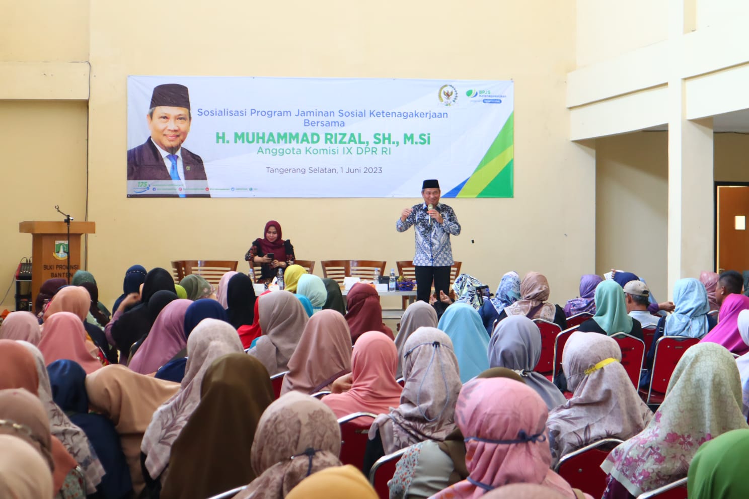 Dewan Muhammad Rizal saat memberikan sambutannya tentang program BPJS Ketenagakerjaan.