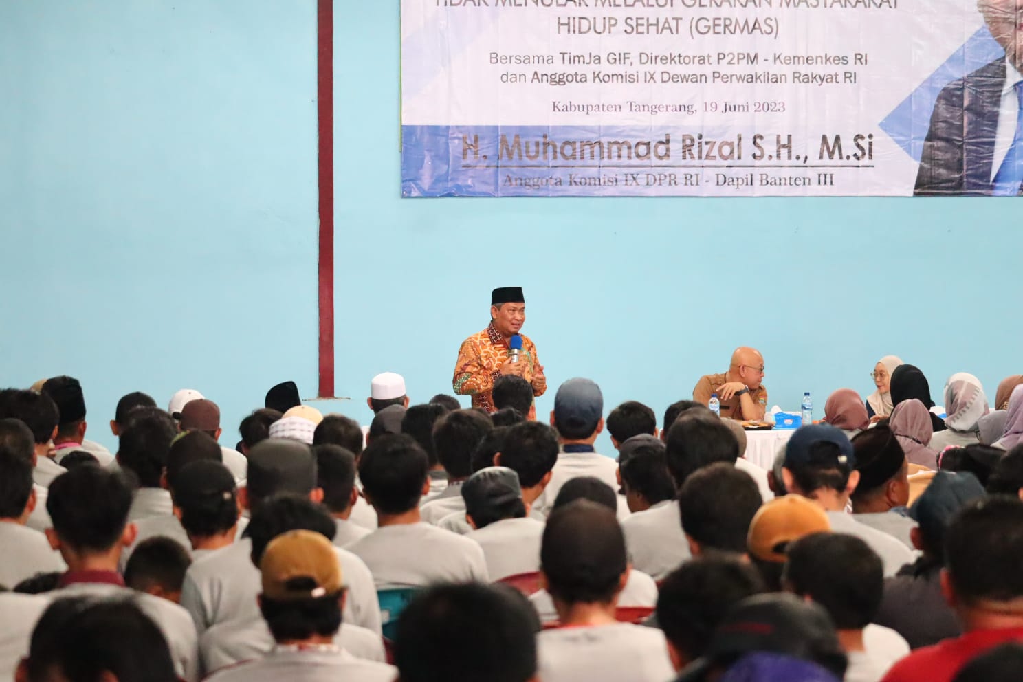 Dewan Muhammad Rizal saat menyampaikan materi sosialisasi germas.