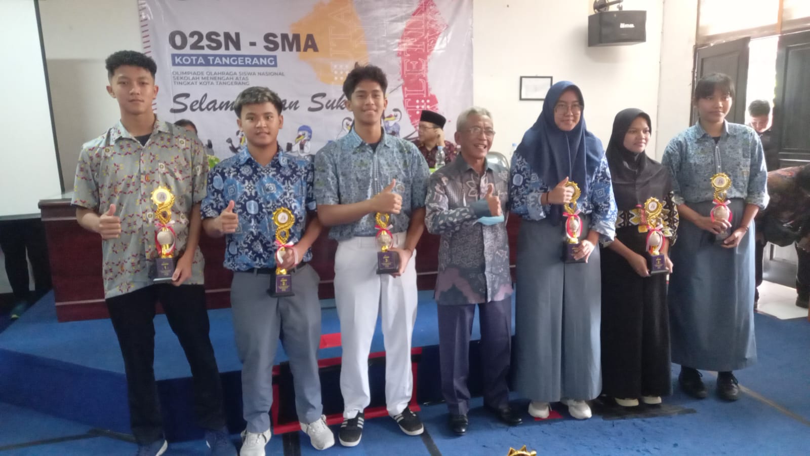 Para juara Olimpiade Olahraga Siswa Nasional (O2SN) tingkat SMA Kota Tangerang.